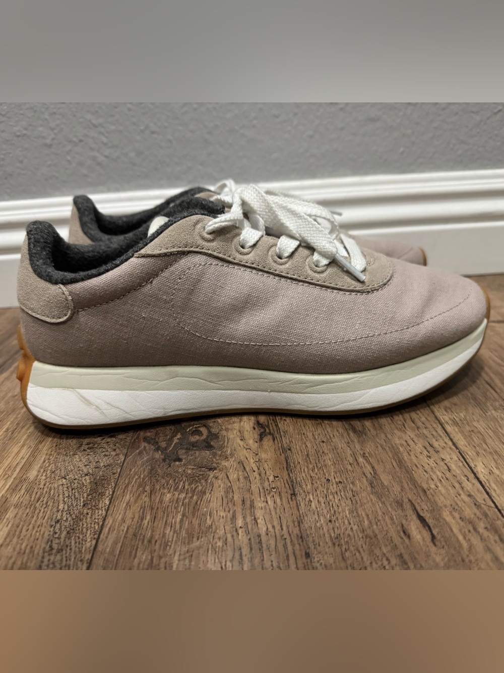 allbirds Women’s Varsity Sneakers Size 10 - Picture 2 of 7